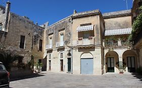 Piazzetta Acquaviva